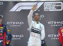 Накануне гонки пилот Mercedes выиграл поул, попутно улучшив свой же рекорд трассы