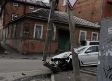 В переулке Крепостном произошло ДТП, автомобиль БМВ врезался в столб электропередач, в результате целый район остался без электроэнергии.