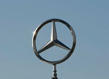 Представители компании Mercedes заявили, что планируют поставлять трансмиссию и двигатели к новым автомобилям бренда на предприятие «Московия» со своего завода в Штутгарте.