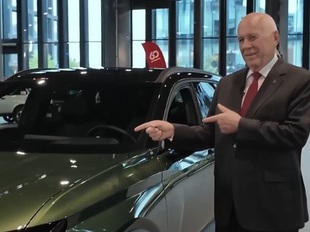 Сергей Чемезов оценил LADA Azimut: «Автомобиль комфортный и лёгкий в управлении»