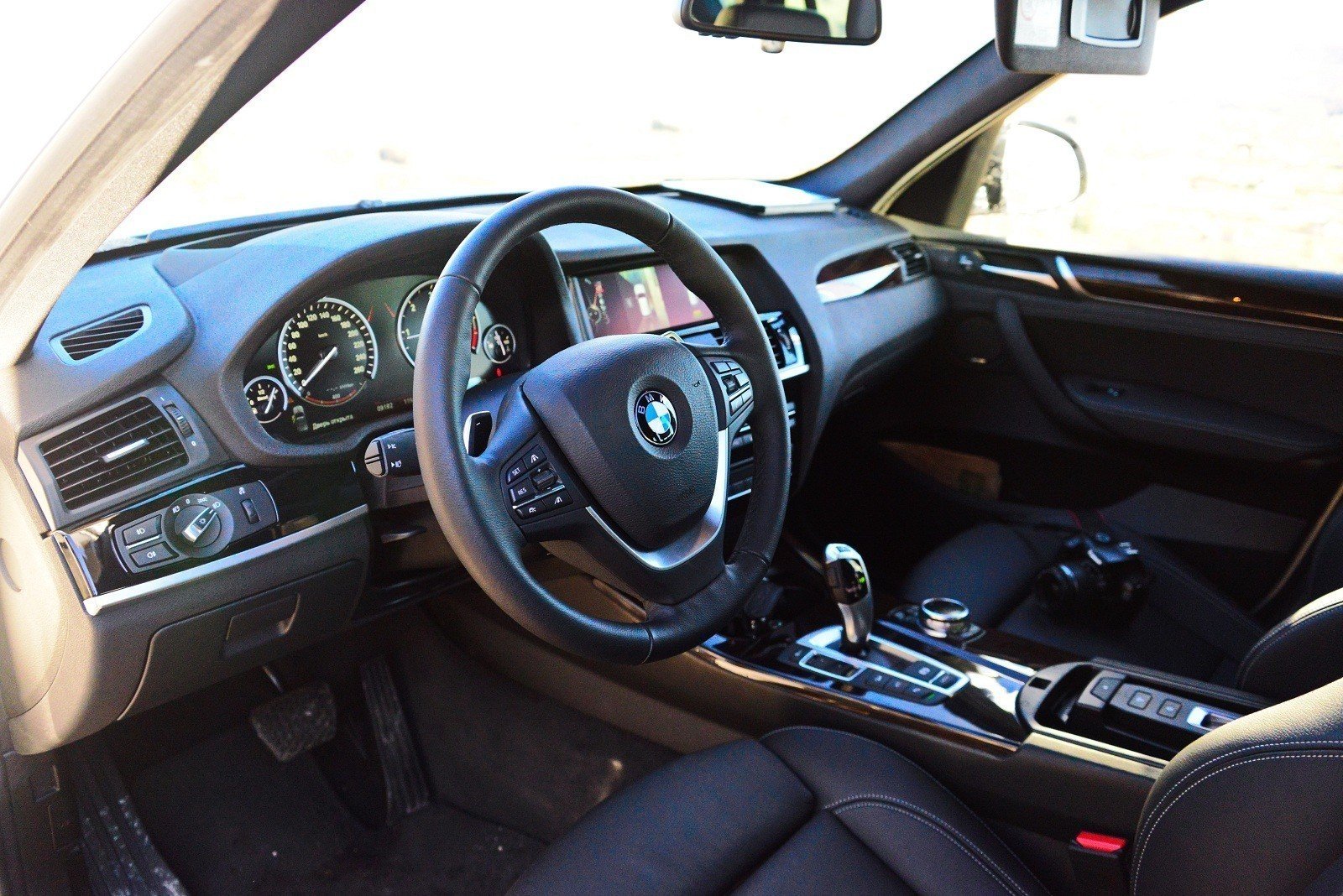 У BMW X3 ,самый просторный в классе салон с широчайшими возможностями трансформации.